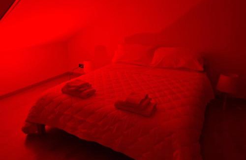 Cabanette House | LA SUITE DEL DOGE - Suite Privata con Vasca Idromassaggio e Ingresso Indipendente,Camino e Cromoterapia