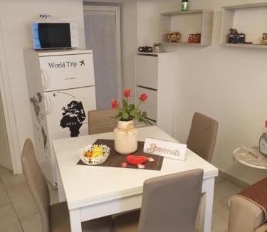 Naples Apartment | La Tana del Viaggiatore, parcheggio gratuito