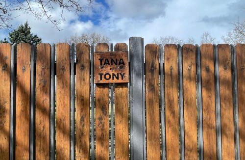 Viterbo House | LA TANA DI TONY