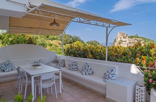 Ischia Porto House | La Tolda sul Castello by IschiaEXP