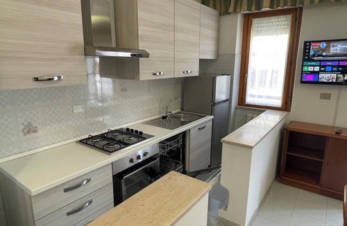 Termoli Apartment | La Vedetta Holiday Home, spacious accommodation with sea view terrace