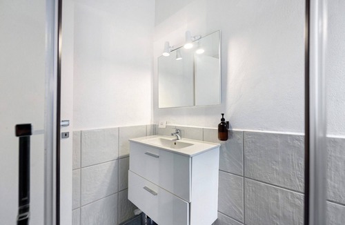 Castellammare di Stabia Apartment | La Vesuviana – Deluxe Room 2 with Balcony, Wi-Fi and Air Conditioning