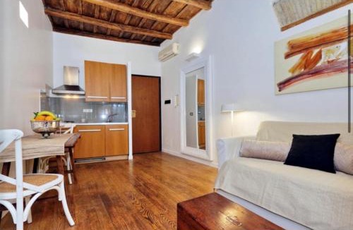 Rione VIII Sant'Eustachio Apartment | Labanca's Luxury Pantheon 2