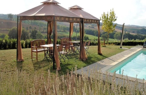 Ranciano House | Lago di Chiusi Villa with Pool