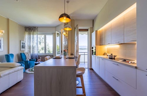 Dormelletto Apartment | Lake View - Apartment with a terrace overlooking the lake - AC - WiFi