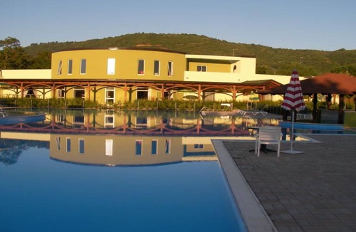Pizzo Apartment | Large 2 bedroom apartment close to swimming pool and beaches