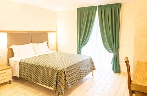Ospedaletto D'Alpinolo Apartment | Large and spacious apartment surrounded by greenery (Canapino 6)