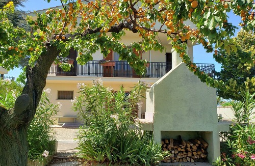 Montefiore dell'Aso House | Large, bright, airy 3 bedroom house with amazing panorama views