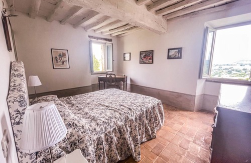Fornole House | Large estate with swimming pools 90km northern of Rome