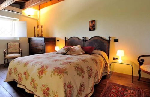 Montemaggiore al Metauro Villa | Large private property with two pools