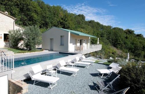Arcevia Apartment | Le Cune, Apt La Terrazza - AC, Pool & Jacuzzi