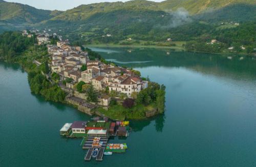 Colle di Tora Apartment | Letizia Lake House by Letizia Collection