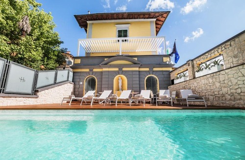 Santa Croce Hotel | LHP River Club