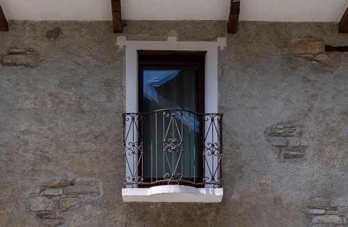 Monastero di Lanzo Apartment | Little Chariot