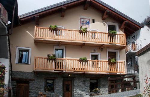 Antey-Saint-Andre Bed & Breakfast | Lo Barba