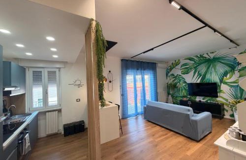 Pomigliano D'arco Apartment | Lo Snodo Apartments cucina e parcheggio
