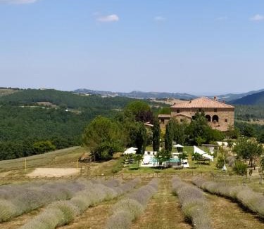 Radicondoli Villa | Locanda Cugnanello