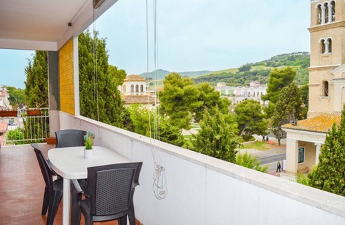 Pineto Apartment | Located in the very heart of Pineto, just a short walk from the beach and extremely convenient to the train station, Sant’Agnese Apartment is the perfect choice for a practical and relaxing holiday. Set on the third floor, it features a balcony overloo