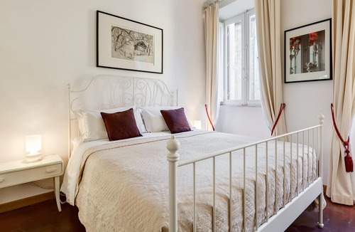 Rione V Ponte Apartment | Location Location Walk to Navona Pantheon and Vatican