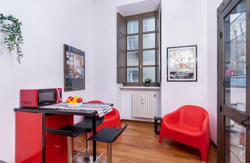 Roman Quarter Apartment | Loft Augusta a Piazza Castello by Wonderful Italy