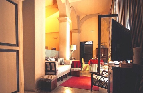 Fermo House | LOGGIA a PALAZZO, suite molto grande, centro storico, 7 km dal mare