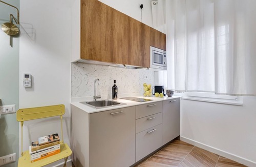 Universita Apartment | Love Nest is a house located on the -1 floor, you need to walk down one floor of stairs, no elevator.The view is interior, no special view, but very quiet!You will have everything you need for cooking, air conditioning, Wi-Fi, sheets and towels, hot wate