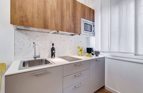 Universita Apartment | Love Nest is a house located on the -1 floor, you need to walk down one floor of stairs, no elevator.The view is interior, no special view, but very quiet!You will have everything you need for cooking, air conditioning, Wi-Fi, sheets and towels, hot wate