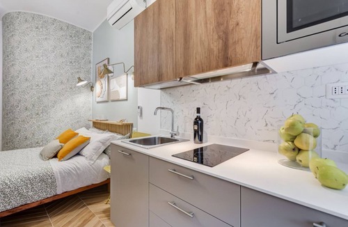 Universita Apartment | Love Nest is a house located on the -1 floor, you need to walk down one floor of stairs, no elevator.The view is interior, no special view, but very quiet!You will have everything you need for cooking, air conditioning, Wi-Fi, sheets and towels, hot wate