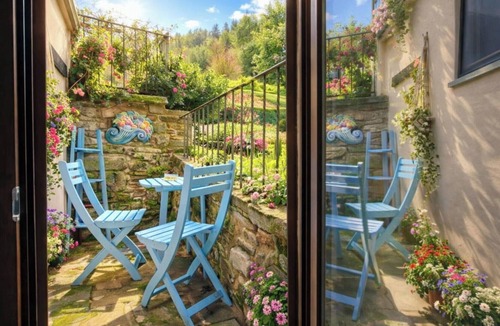 Palazzuolo sul Senio Apartment | Lovely apartment for 2 people with WIFI, TV, patio and pets allowed