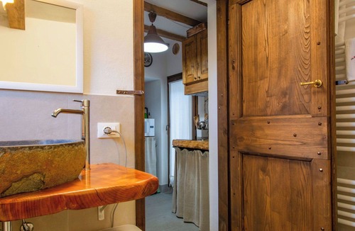 Palazzuolo sul Senio Apartment | Lovely apartment for 2 people with WIFI, TV, patio and pets allowed