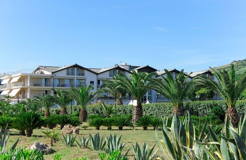 Roseto degli Abruzzi Apartment | Lovely apartment for 5 people with internet, A/C, pool, TV, terrace and pets allowed