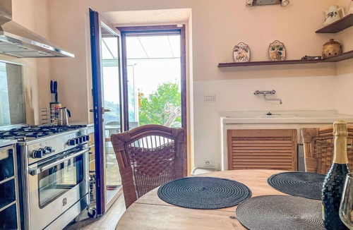Cologna Spiaggia Villa | Lovely apartment in villa with WIFI, pool, A/C, hot tub, TV, patio, pets allowed and panoramic v.