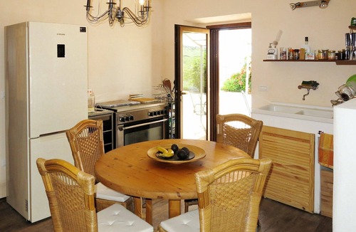 Cologna Spiaggia Villa | Lovely apartment in villa with WIFI, pool, A/C, hot tub, TV, patio, pets allowed and panoramic v.