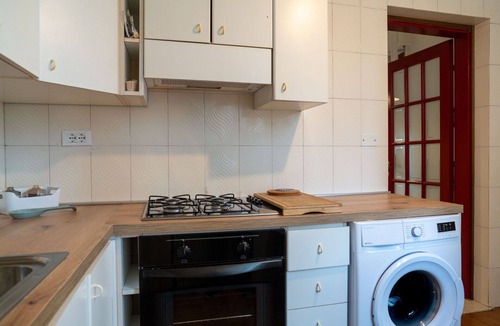 Montesilvano Apartment | Lovely apartment for 7 people with WIFI, TV, balcony and pets allowed