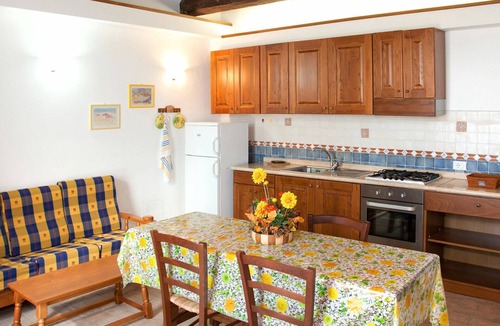 San Lorenzo Nuovo Apartment | Lovely apartment for 4 people with A/C, pool, WIFI, TV and patio