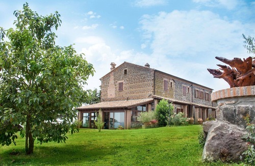 San Lorenzo Nuovo Apartment | Lovely apartment for 4 people with A/C, pool, WIFI, TV and patio
