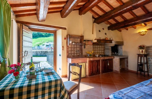 Mercatello sul Metauro Apartment | Lovely apartment in Mercatello S.M. (PU) with house a mountain view