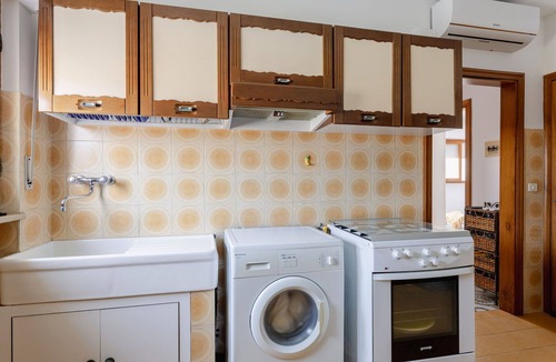 Porto Recanati Apartment | Lovely apartment for 4 guests with WIFI, A/C, TV, terrace and pets allowed
