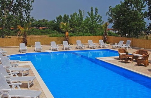 Tortoreto Lido Apartment | Lovely apartment for 6 guests with WIFI, pool, A/C, TV, terrace and pets allowed