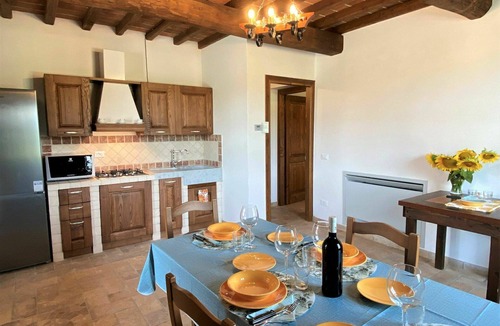 Guardistallo Apartment | Lovely apartment for 5 people with WIFI, pool, A/C, terrace and pets allowed