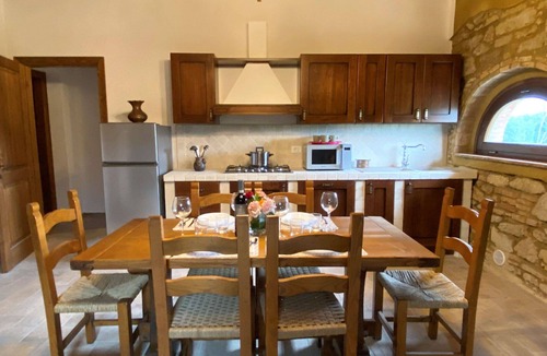 Guardistallo Apartment | Lovely apartment for 4 people with A/C, WIFI, pool, TV, pets allowed and panoramic view