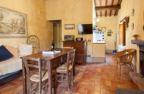 Monteleone d'Orvieto Apartment | Lovely apartment for 4 guests with pool, WIFI and TV
