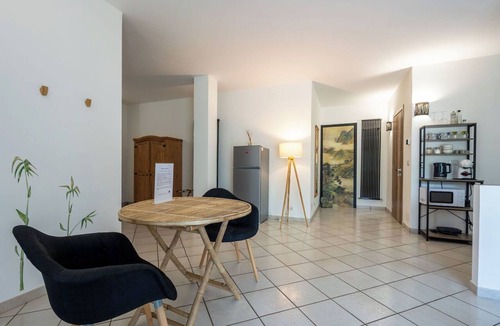 Farigliano Apartment | Lovely apartment for 6 people with pool, A/C, WIFI, terrace and pets allowed