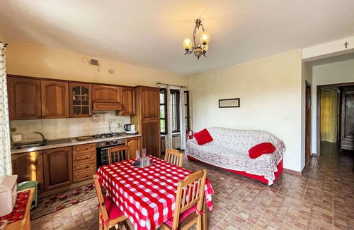 Asti Apartment | Lovely apartment for 4 guests with WIFI, TV, patio, pets allowed and panoramic view