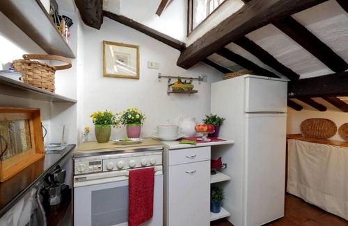 Trastevere Apartment | Lovely apartment for 4 in Trastevere