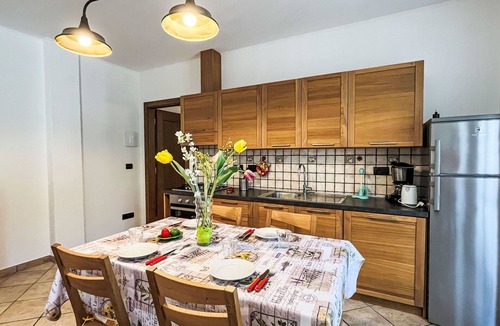 Savona Apartment | Lovely apartment for 4 guests with WIFI, TV, patio, pets allowed and panoramic view
