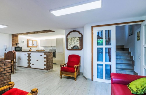 Marina di Cecina Apartment | Lovely apartment for 8 people with WIFI, A/C, TV, balcony and pets allowed