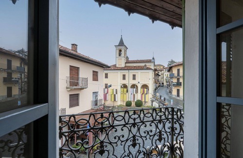 Cocconato Apartment | Lovely apartment for 4 guests with A/C, WIFI, TV, balcony and pets allowed