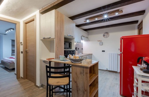 La Salle Apartment | Lovely apartment for 4 guests with WIFI, private pool, TV and balcony
