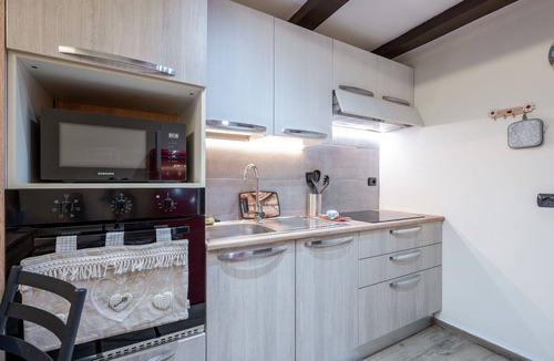 La Salle Apartment | Lovely apartment for 4 guests with WIFI, private pool, TV and balcony